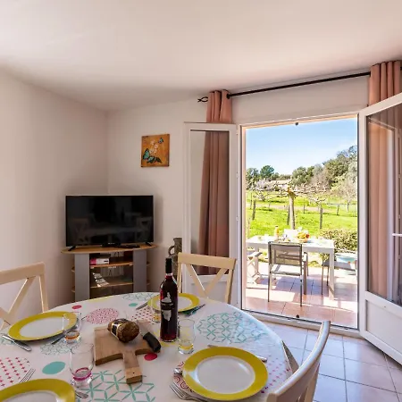 וילה Les Rosiers By Interhome