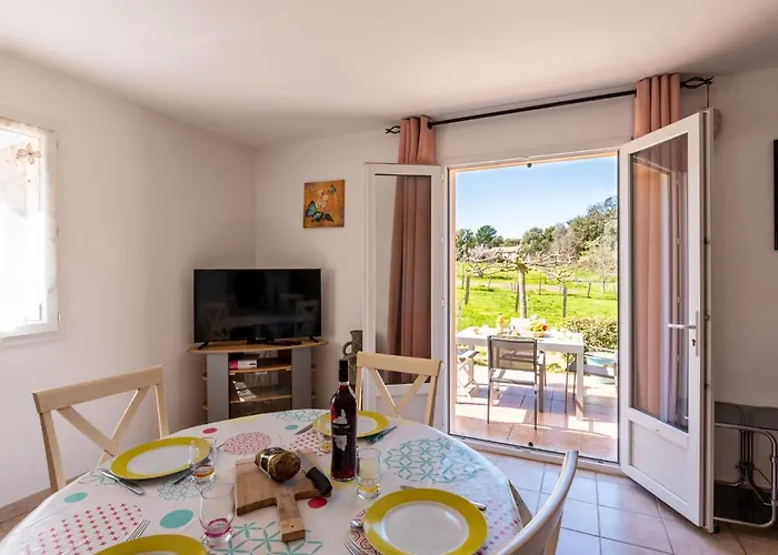 Villa Les Rosiers By Interhome